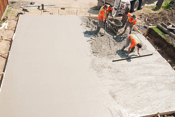 Best Concrete Sidewalk Installation in Chesaning, MI